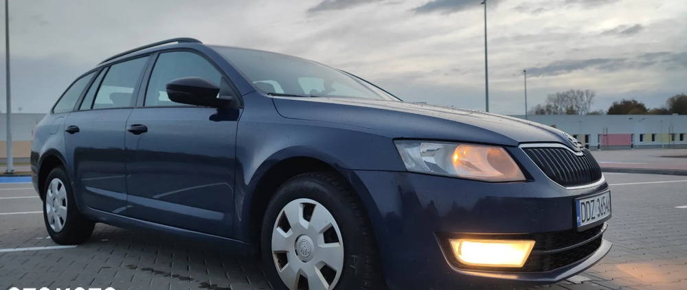 Skoda Octavia cena 26900 przebieg: 294000, rok produkcji 2013 z Koszalin małe 379